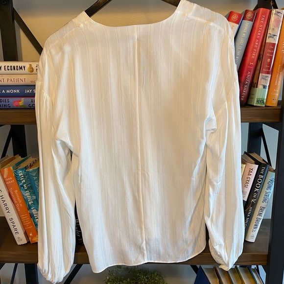 Joie Cadmar NWT Blouse Top in Porcelain White Sz S - Picture 3 of 8